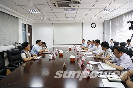 南京市委常委、江宁区委李世贵书记、副区长缪秀梅一行调研中圣集团